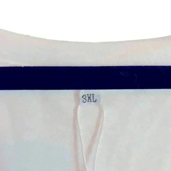 NWT: White V-Neck Swing Tee Size 3X - Picture 3 of 5